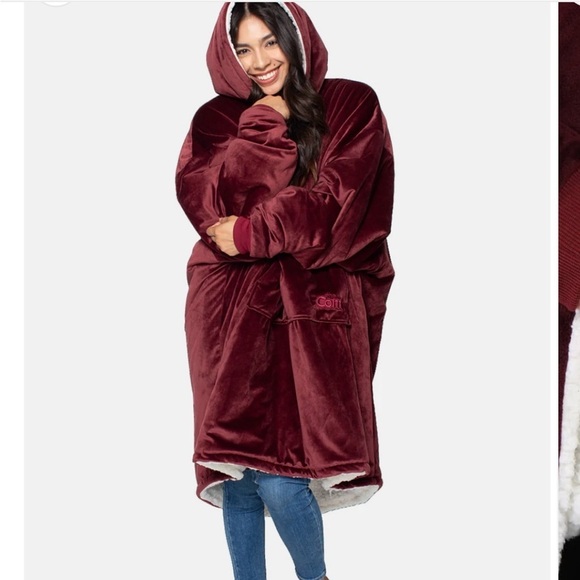 The comfy Other - The Comfy Oversized Hoodie Blanket